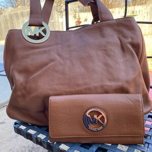 Michael Kors Tan/Caramel Leather Shoulder Bag and Wallet **WILL NOT SEPARATE**
